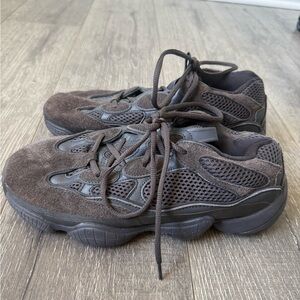 Yeezy 500 Style Sneakers – Unverified Authenticity – Size 9